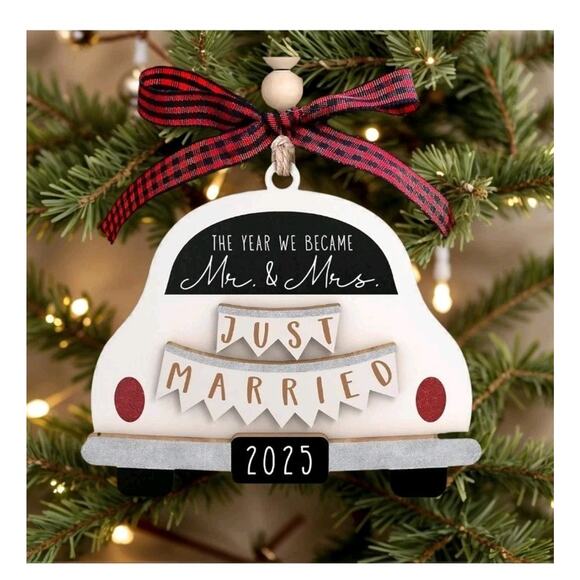 Christmas Ornaments Bridal Shower Wedding Gifts for Couples 2025 just married - Picture 3 of 6
